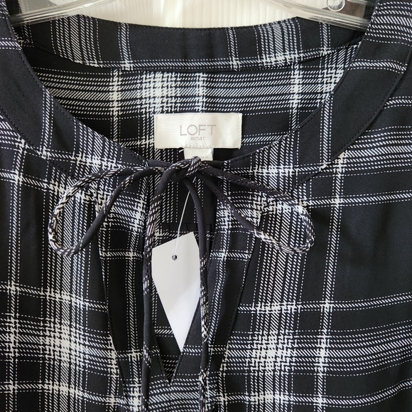 Loft Black & White Blouse Size Small - Picture 3 of 7